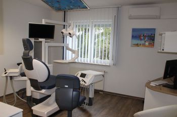  Zahnarztpraxis Dr. Sabine Nitsche und Kollegen, Sprechzimmer