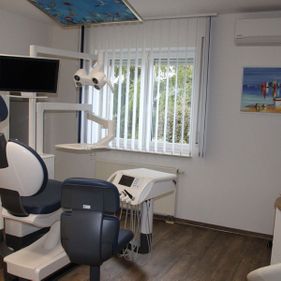  Zahnarztpraxis Dr. Sabine Nitsche und Kollegen, Sprechzimmer
